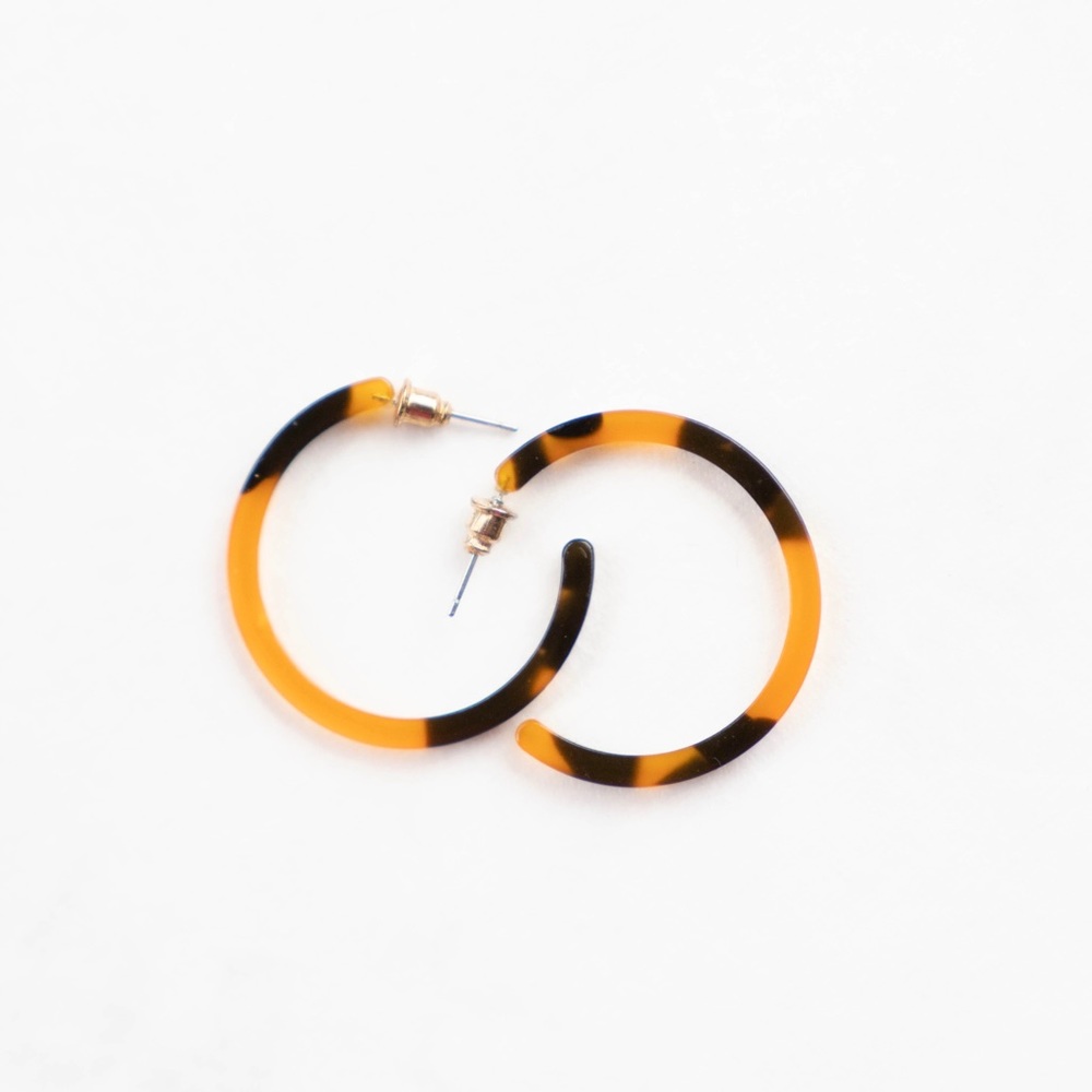 Leopard Acrylic Hoop Earrings - Picture 4 of 4